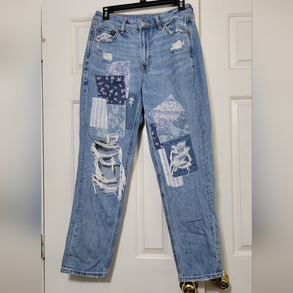 American Eagle Jeans size 4, Mom Straight leg, Patchwork